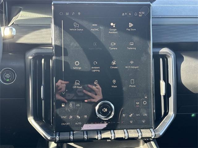 GMC Acadia Vehicle Full-screen Gallery Image 16