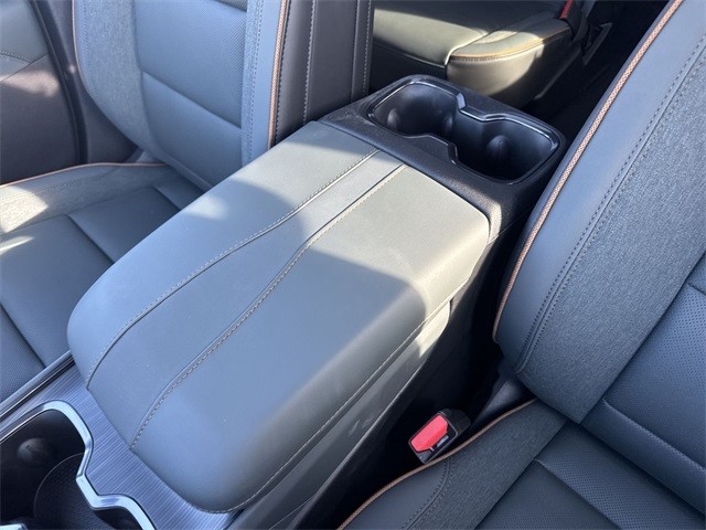 GMC Acadia Vehicle Full-screen Gallery Image 21