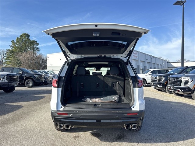 GMC Acadia Vehicle Full-screen Gallery Image 25