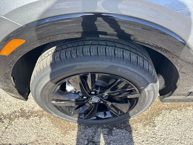 Buick Encore GX Vehicle Full-screen Gallery Image 10