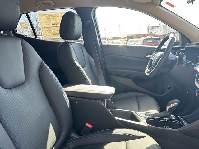 Buick Encore GX Vehicle Full-screen Gallery Image 23