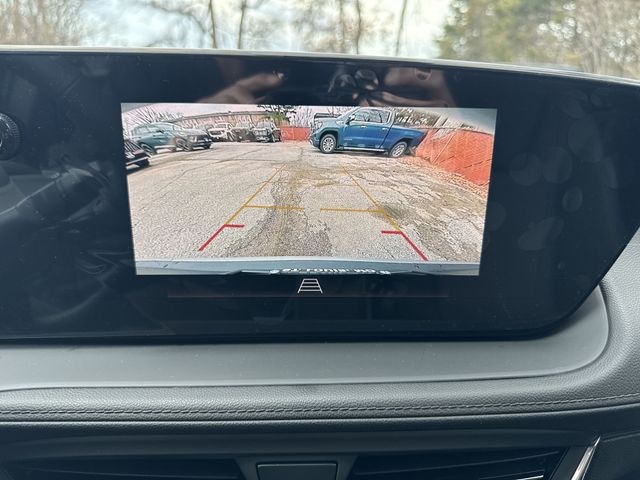 Buick Encore GX Vehicle Full-screen Gallery Image 17