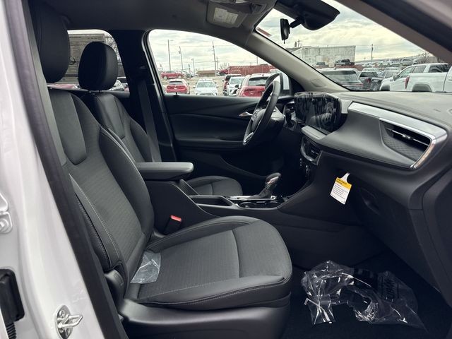 Buick Encore GX Vehicle Full-screen Gallery Image 23