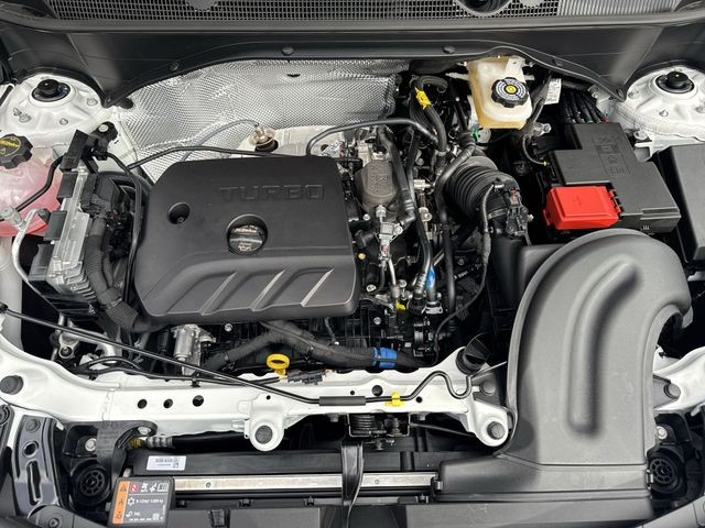 Buick Encore GX Vehicle Full-screen Gallery Image 24