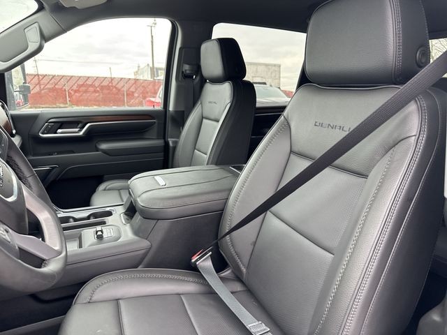 GMC Sierra 3500HD Vehicle Full-screen Gallery Image 11