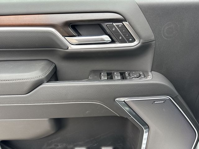 GMC Sierra 3500HD Vehicle Full-screen Gallery Image 13