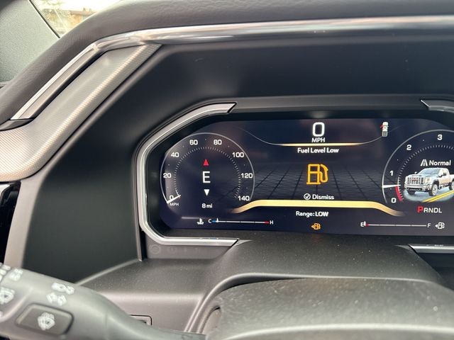 GMC Sierra 3500HD Vehicle Full-screen Gallery Image 15