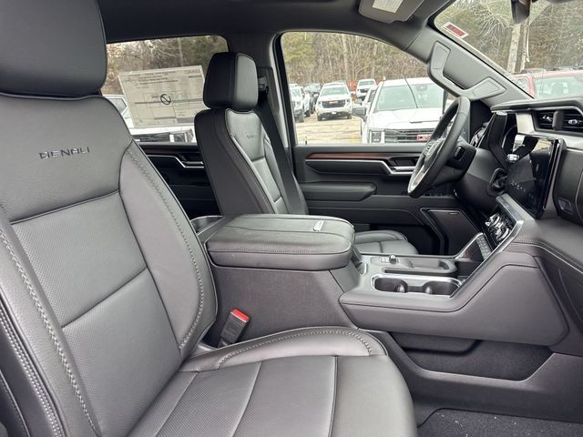 GMC Sierra 3500HD Vehicle Full-screen Gallery Image 24