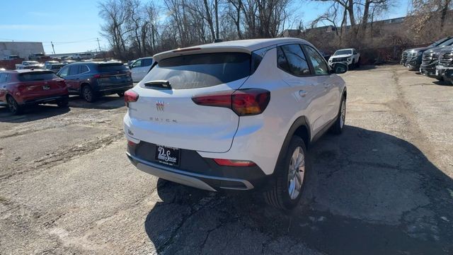 Buick Encore GX Vehicle Full-screen Gallery Image 08