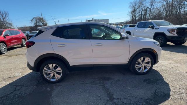 Buick Encore GX Vehicle Full-screen Gallery Image 09