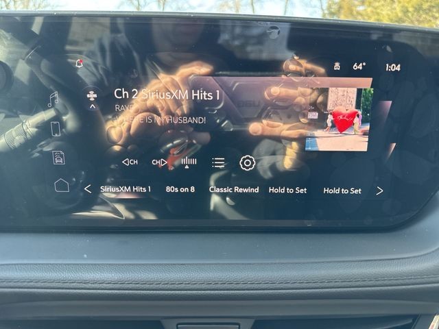 Buick Encore GX Vehicle Full-screen Gallery Image 15