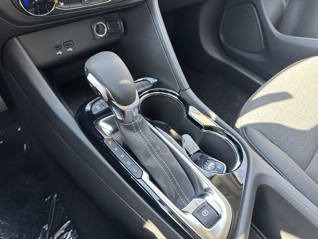 Buick Encore GX Vehicle Full-screen Gallery Image 18