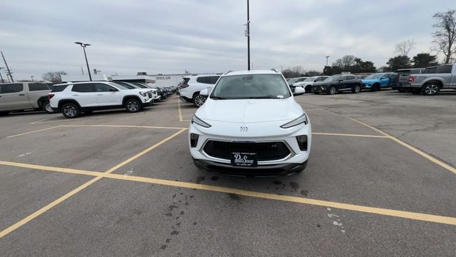 Buick Encore GX Vehicle Full-screen Gallery Image 03