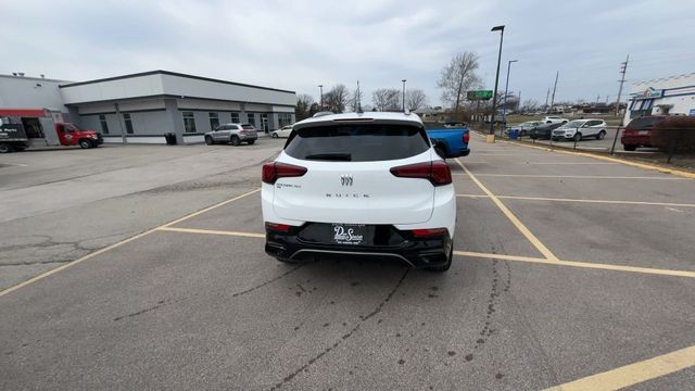 Buick Encore GX Vehicle Full-screen Gallery Image 07