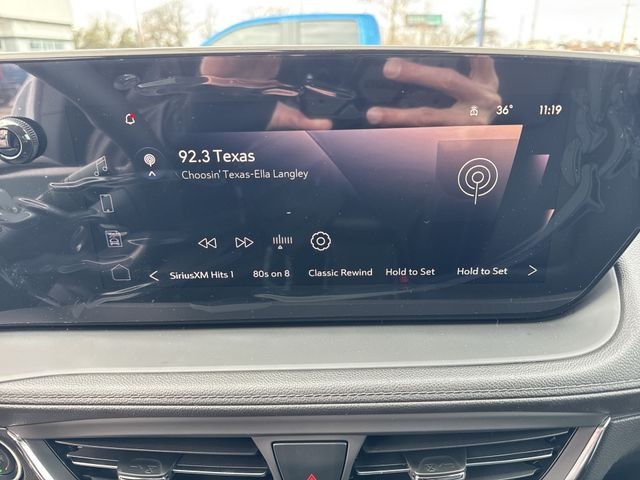 Buick Encore GX Vehicle Full-screen Gallery Image 16