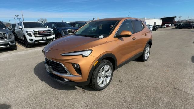 Buick Encore GX Vehicle Full-screen Gallery Image 04