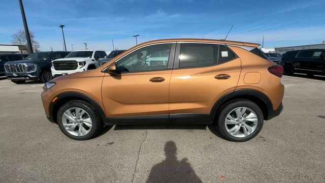 Buick Encore GX Vehicle Full-screen Gallery Image 05