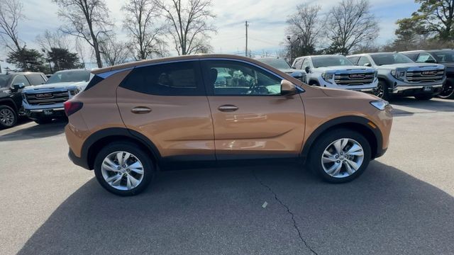 Buick Encore GX Vehicle Full-screen Gallery Image 09