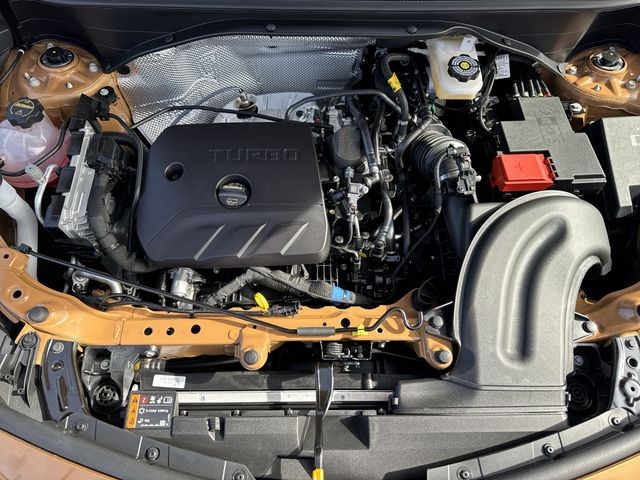 Buick Encore GX Vehicle Full-screen Gallery Image 24