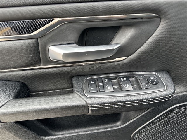 Ram 1500 Vehicle Full-screen Gallery Image 27