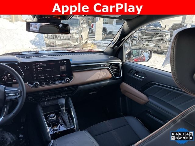 GMC Canyon Vehicle Full-screen Gallery Image 13