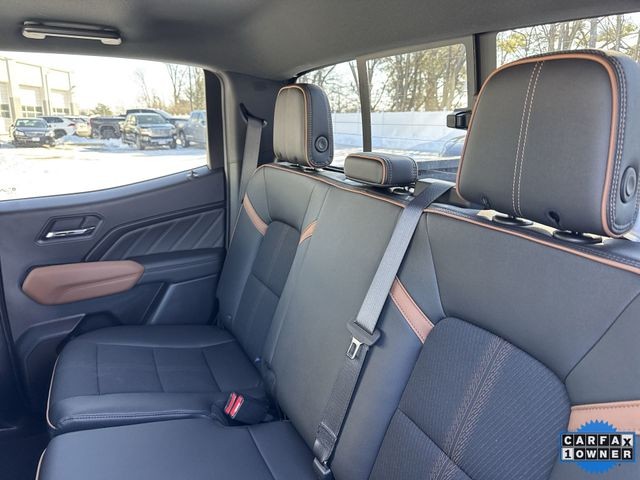 GMC Canyon Vehicle Full-screen Gallery Image 15