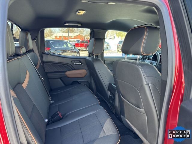 GMC Canyon Vehicle Full-screen Gallery Image 17