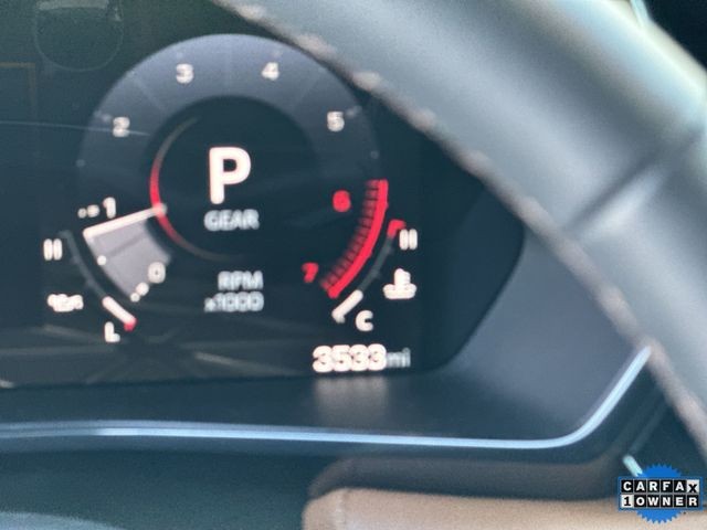 GMC Canyon Vehicle Full-screen Gallery Image 22