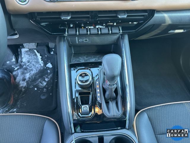 GMC Canyon Vehicle Full-screen Gallery Image 25