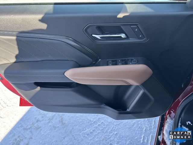 GMC Canyon Vehicle Full-screen Gallery Image 31