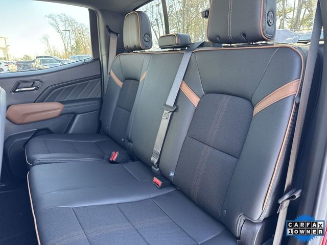 GMC Canyon Vehicle Full-screen Gallery Image 33