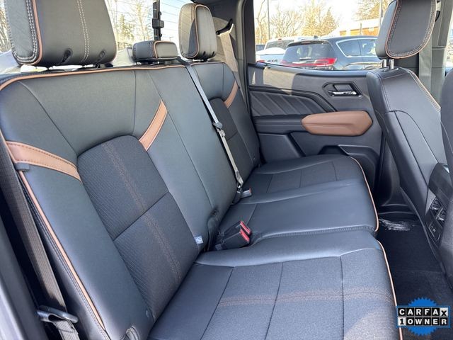 GMC Canyon Vehicle Full-screen Gallery Image 35