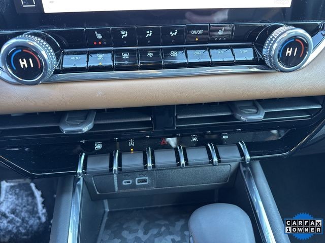 GMC Canyon Vehicle Full-screen Gallery Image 43