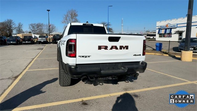 Ram 1500 Vehicle Full-screen Gallery Image 09