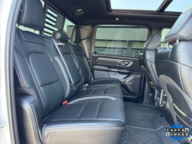 Ram 1500 Vehicle Full-screen Gallery Image 32