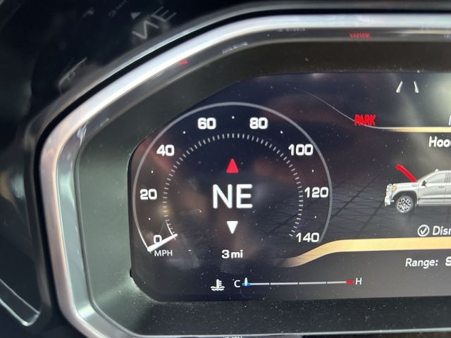 GMC Sierra 1500 Vehicle Full-screen Gallery Image 15