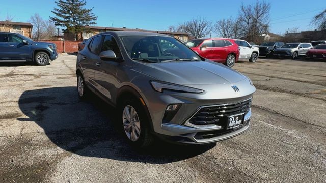 Buick Encore GX Vehicle Full-screen Gallery Image 03