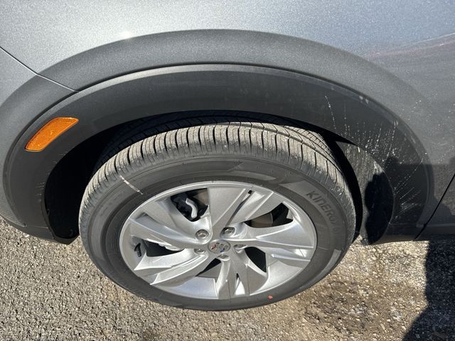 Buick Encore GX Vehicle Full-screen Gallery Image 10