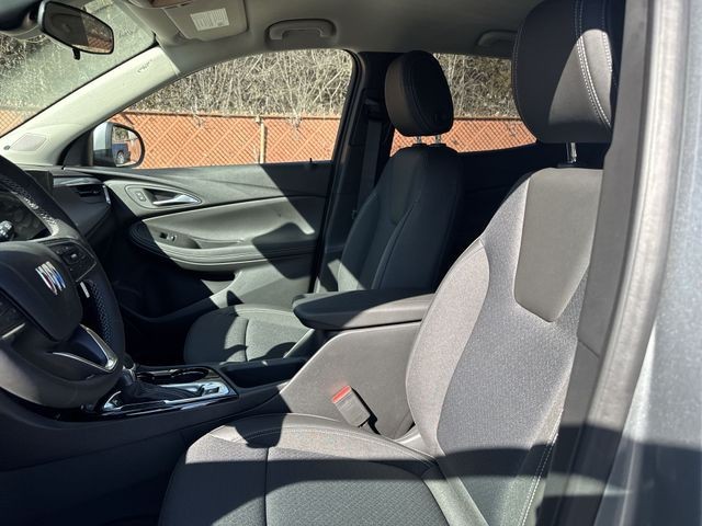 Buick Encore GX Vehicle Full-screen Gallery Image 11