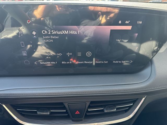 Buick Encore GX Vehicle Full-screen Gallery Image 16