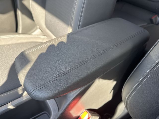 Buick Encore GX Vehicle Full-screen Gallery Image 20