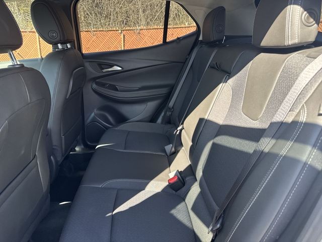 Buick Encore GX Vehicle Full-screen Gallery Image 21