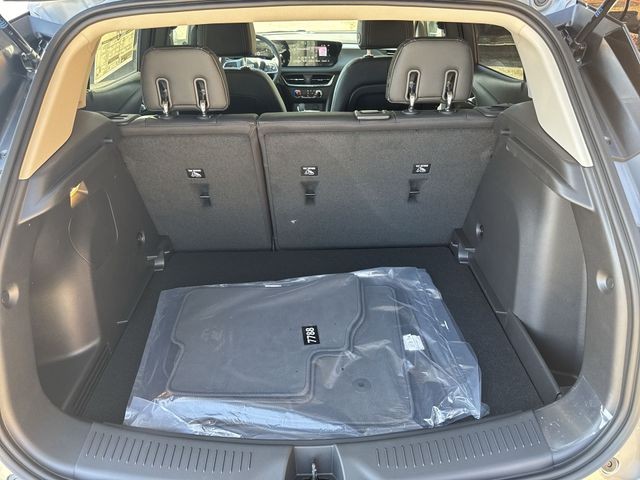 Buick Encore GX Vehicle Full-screen Gallery Image 22