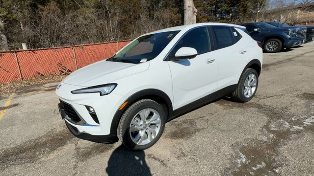 Buick Encore GX Vehicle Full-screen Gallery Image 04