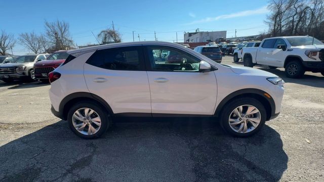 Buick Encore GX Vehicle Full-screen Gallery Image 09