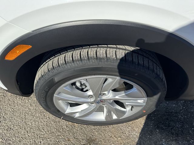 Buick Encore GX Vehicle Full-screen Gallery Image 10