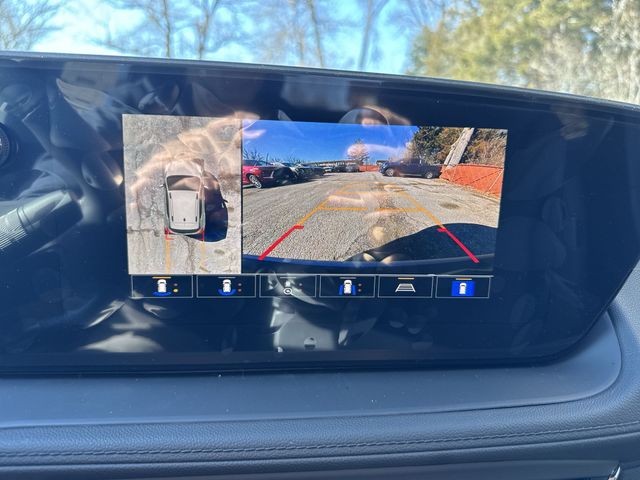 Buick Encore GX Vehicle Full-screen Gallery Image 17