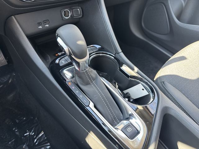 Buick Encore GX Vehicle Full-screen Gallery Image 19