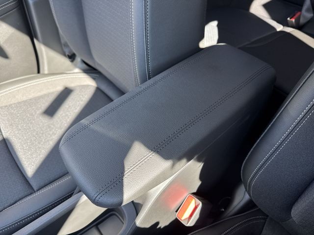 Buick Encore GX Vehicle Full-screen Gallery Image 20