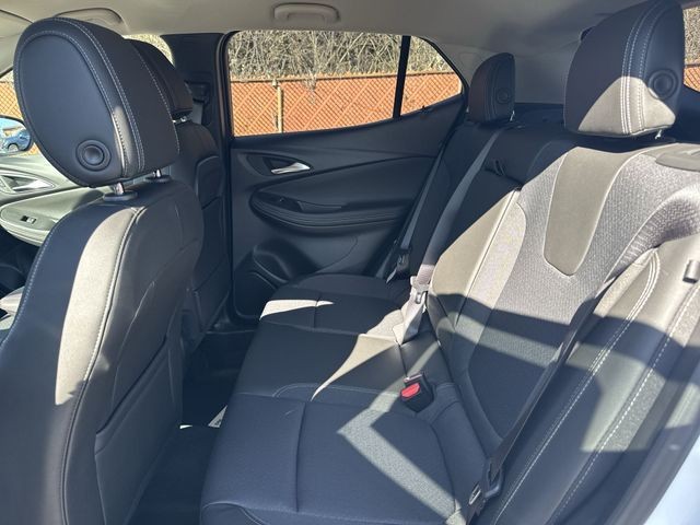 Buick Encore GX Vehicle Full-screen Gallery Image 21